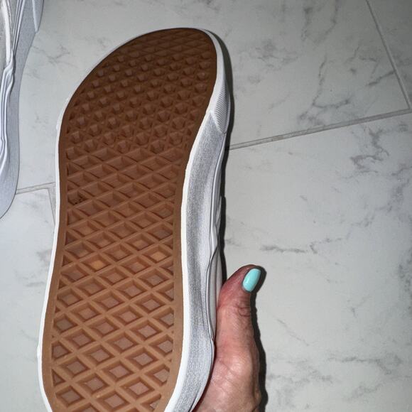 Size 8- VANS Authentic Platform - White Slip On - Picture 5 of 7